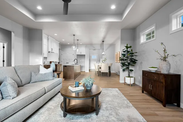 $509,900 | 2850 Elm Tree Hill, Howard, WI 54313