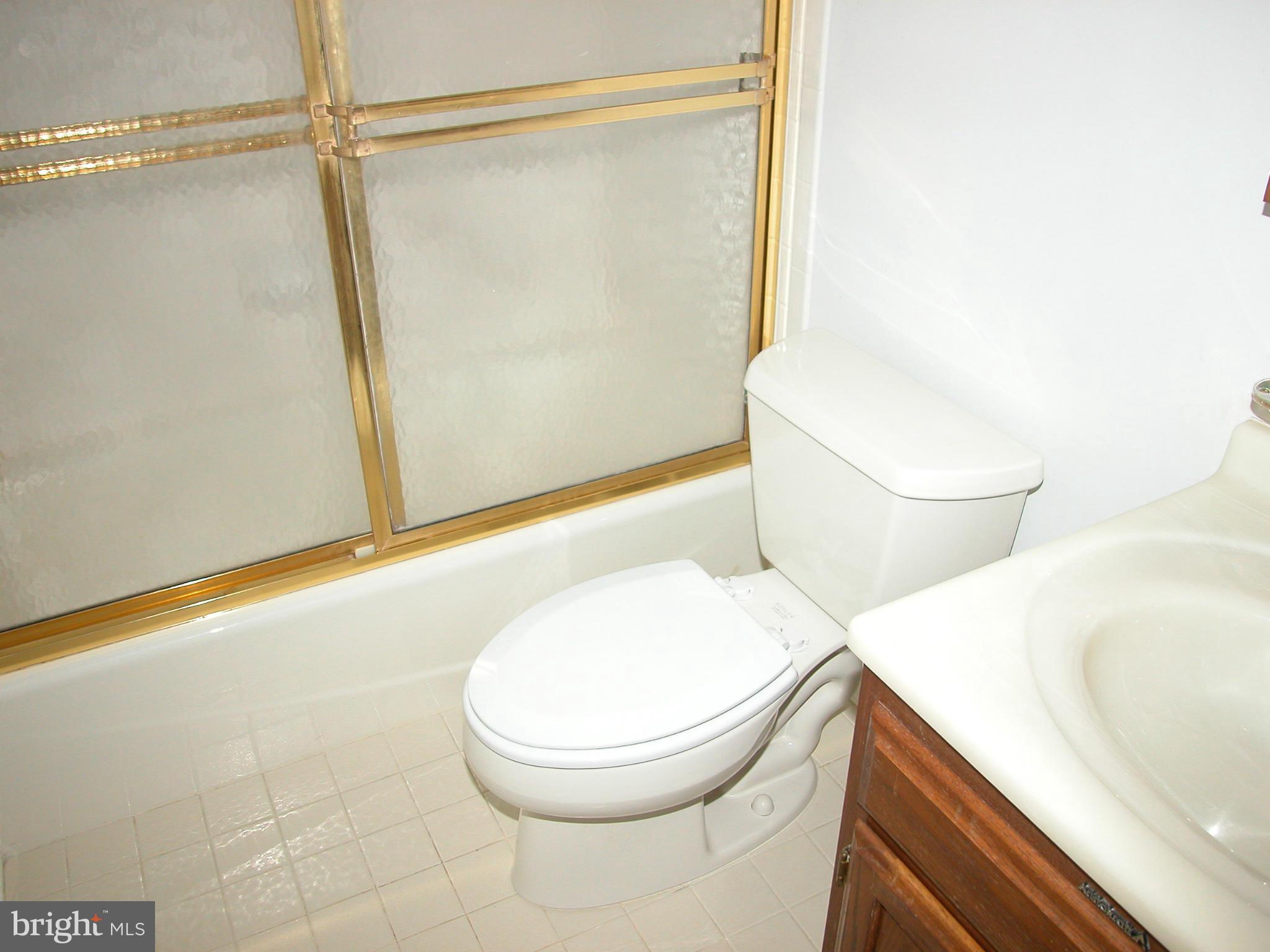 56 Oak Shade Road Gaithersburg, MD 20878 - Photo 19 of 30 Bath