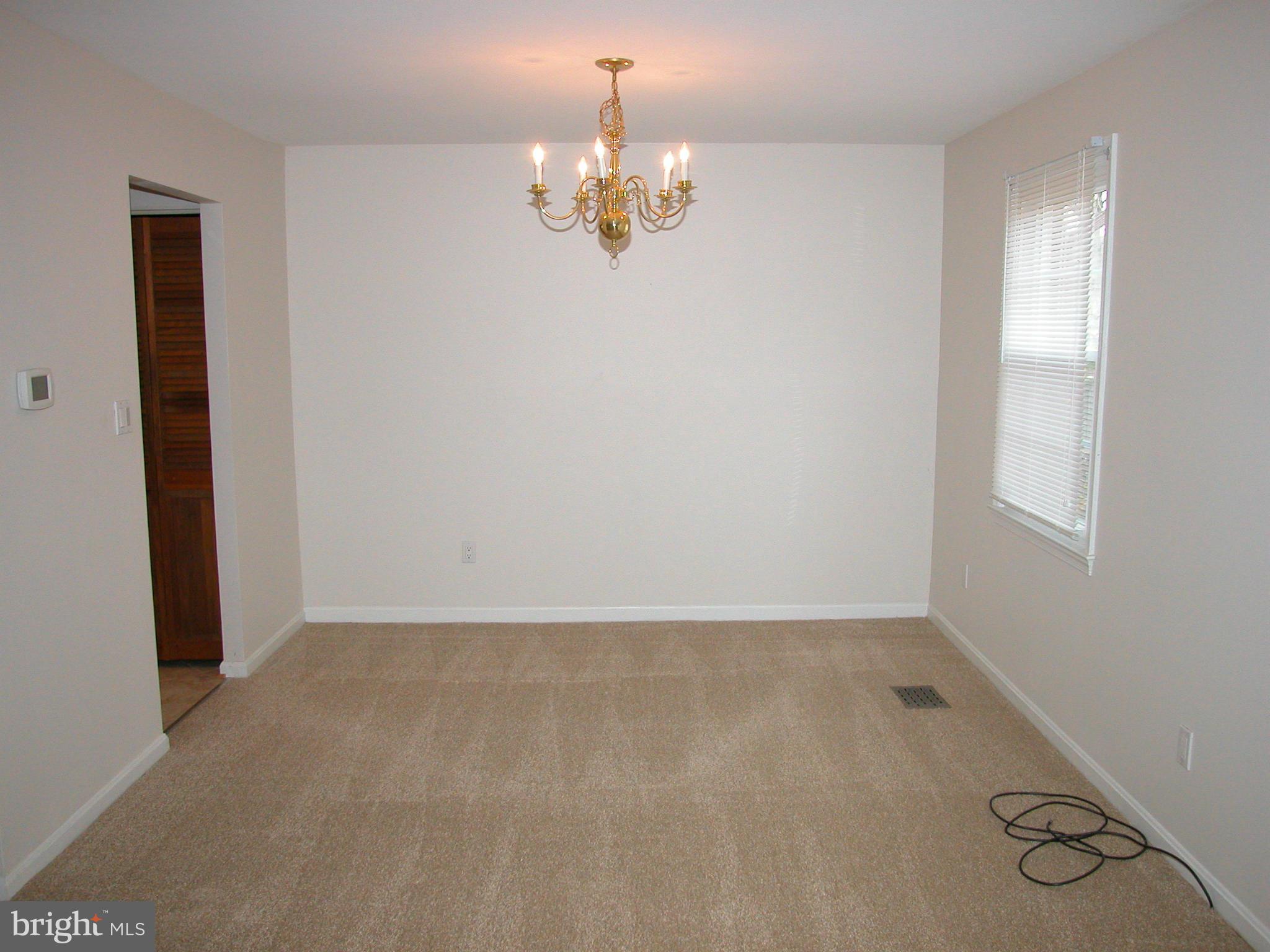 56 Oak Shade Road Gaithersburg, MD 20878 - Photo 8 of 30 Dining Room