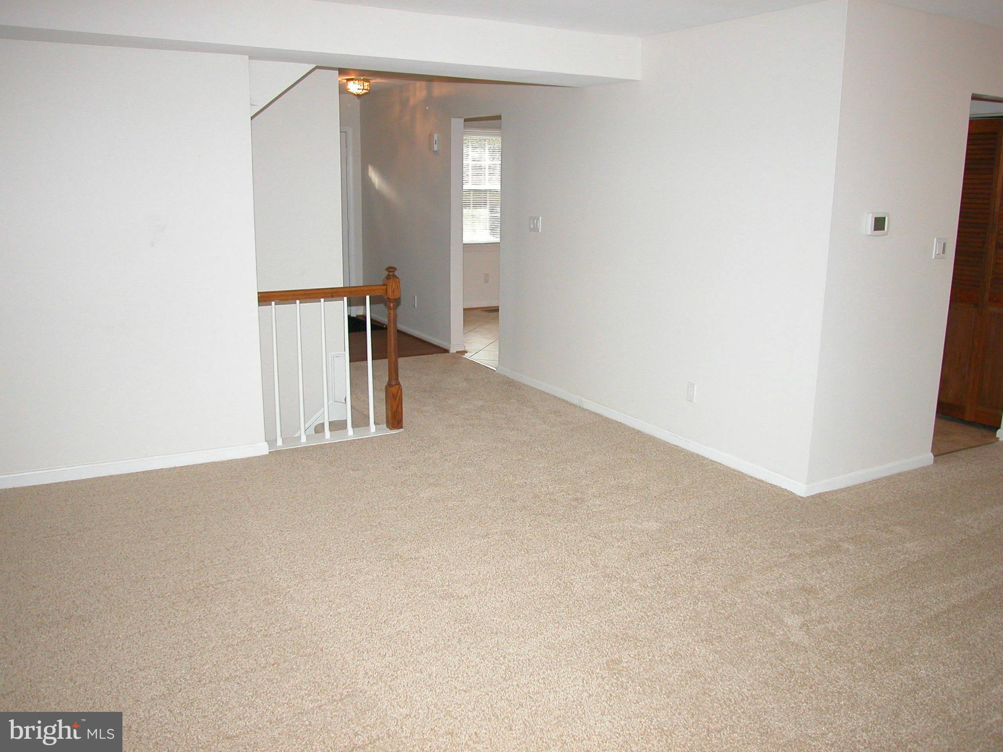 56 Oak Shade Road Gaithersburg, MD 20878 - Photo 9 of 30 Living Room