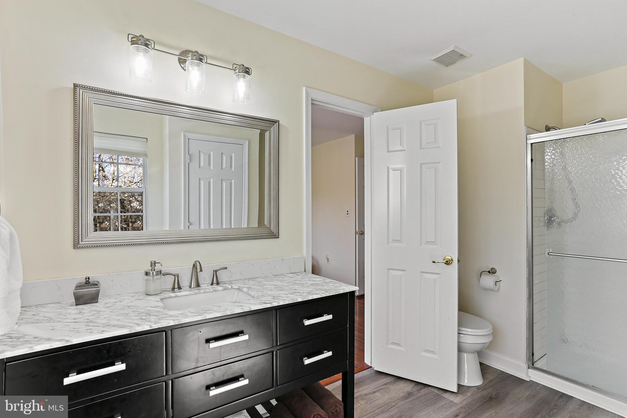 9261 Ridgefield Circle Frederick, MD 21701 - Photo 17 of 39 Large bright Primary Bathroom