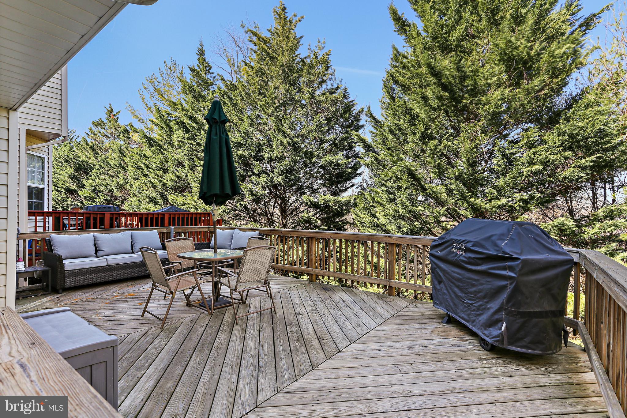 9261 Ridgefield Circle Frederick, MD 21701 - Photo 28 of 39 Large Private Deck