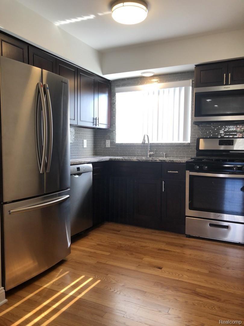 451 Miller Avenue Rochester, MI 48307 - Photo 4 of 21 kitchen1.JPG