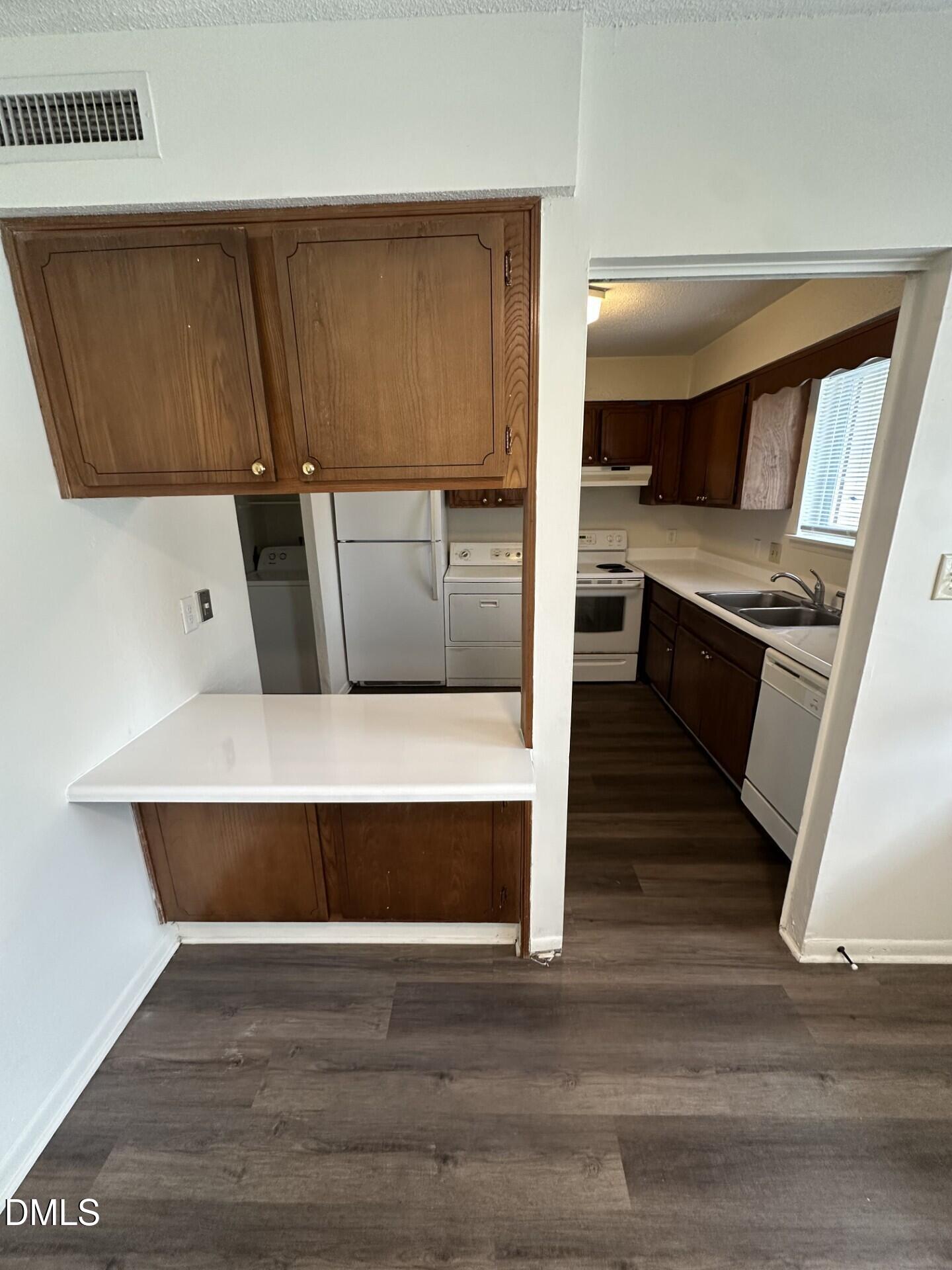 2365 Champion Court Raleigh, NC 27606 - Photo 6 of 14 6