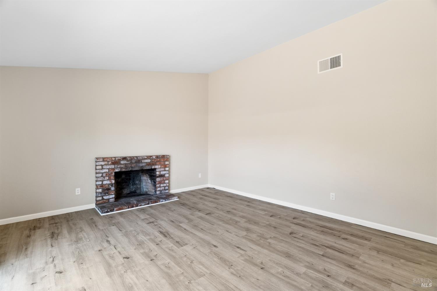 1555 West 3rd Street Santa Rosa, CA 95401 - Photo 16 of 33