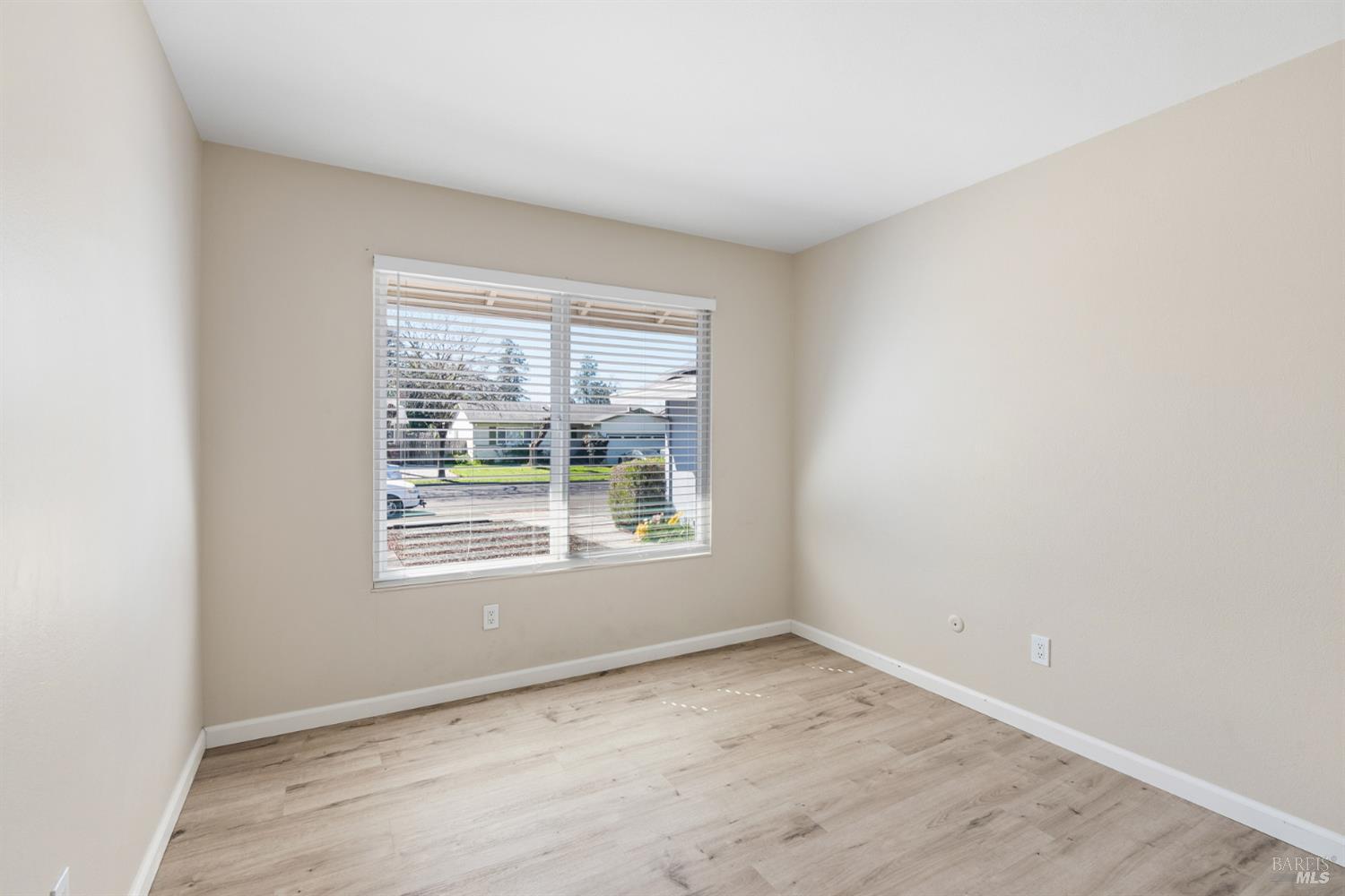 1555 West 3rd Street Santa Rosa, CA 95401 - Photo 24 of 33