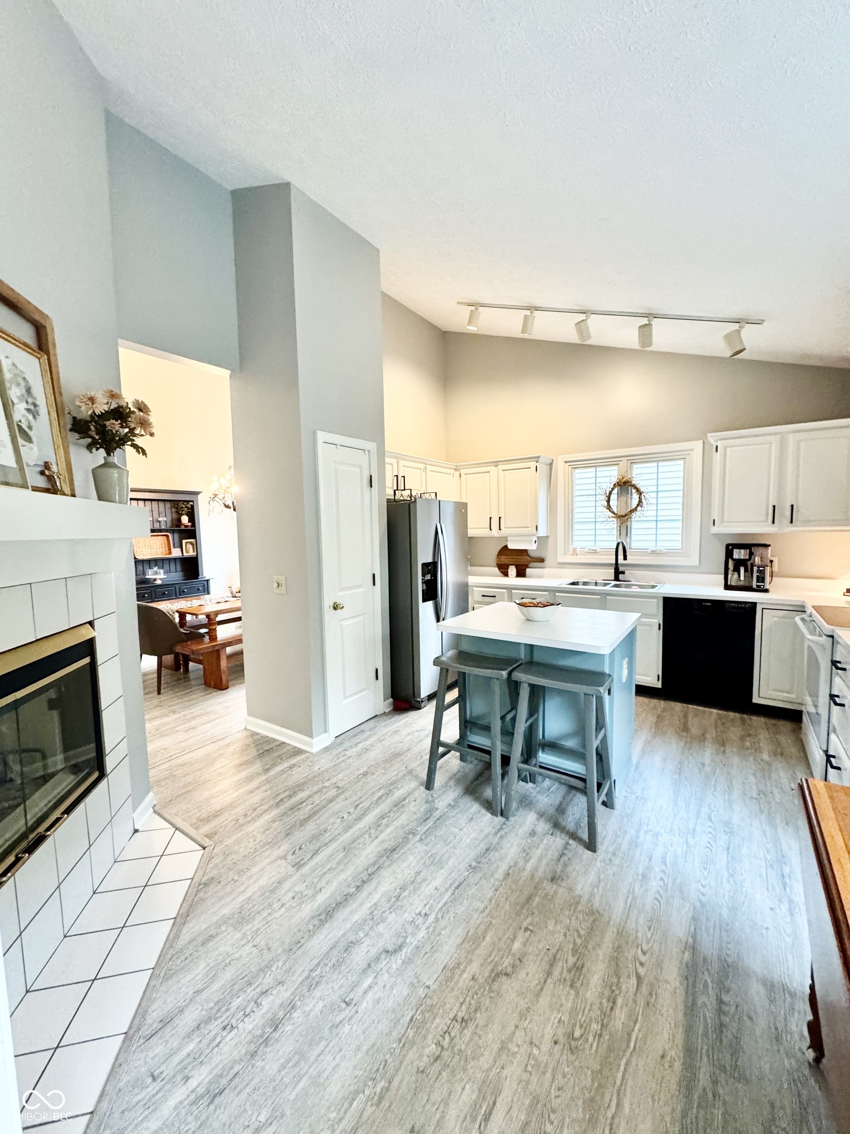 5287 Ashbrook Drive Noblesville, IN 46062 - Photo 4 of 28