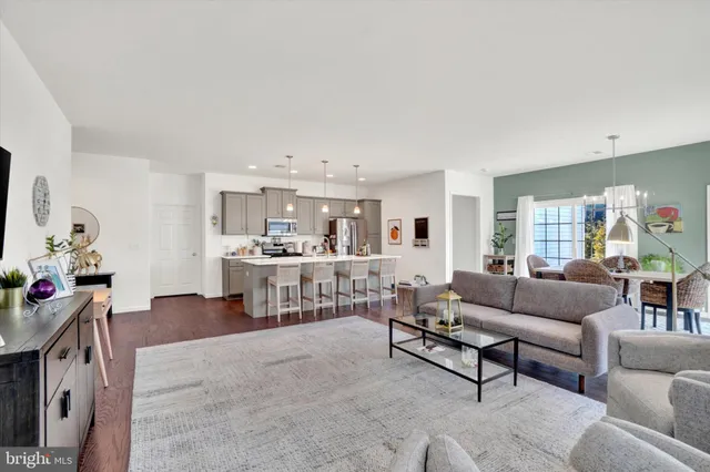 $369,900 | 922 Shadowbrooke, Dover, PA 17315