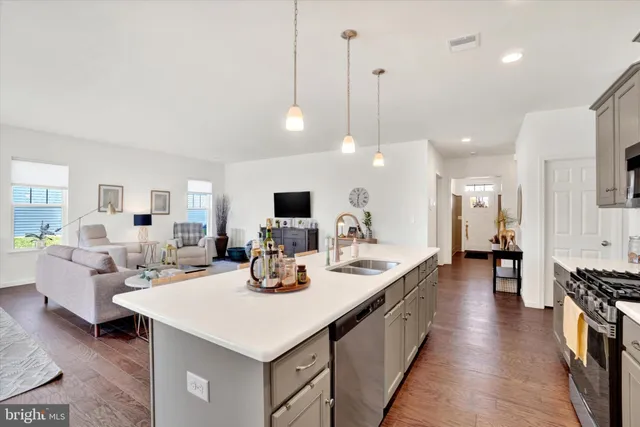 $369,900 | 922 Shadowbrooke, Dover, PA 17315