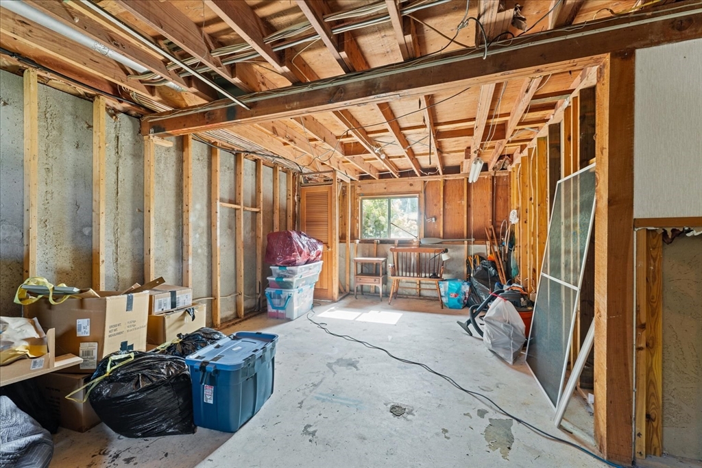 45 Tupelo Road South Kingstown, RI 02879 - Photo 20 of 28 a view of an entryway with a room