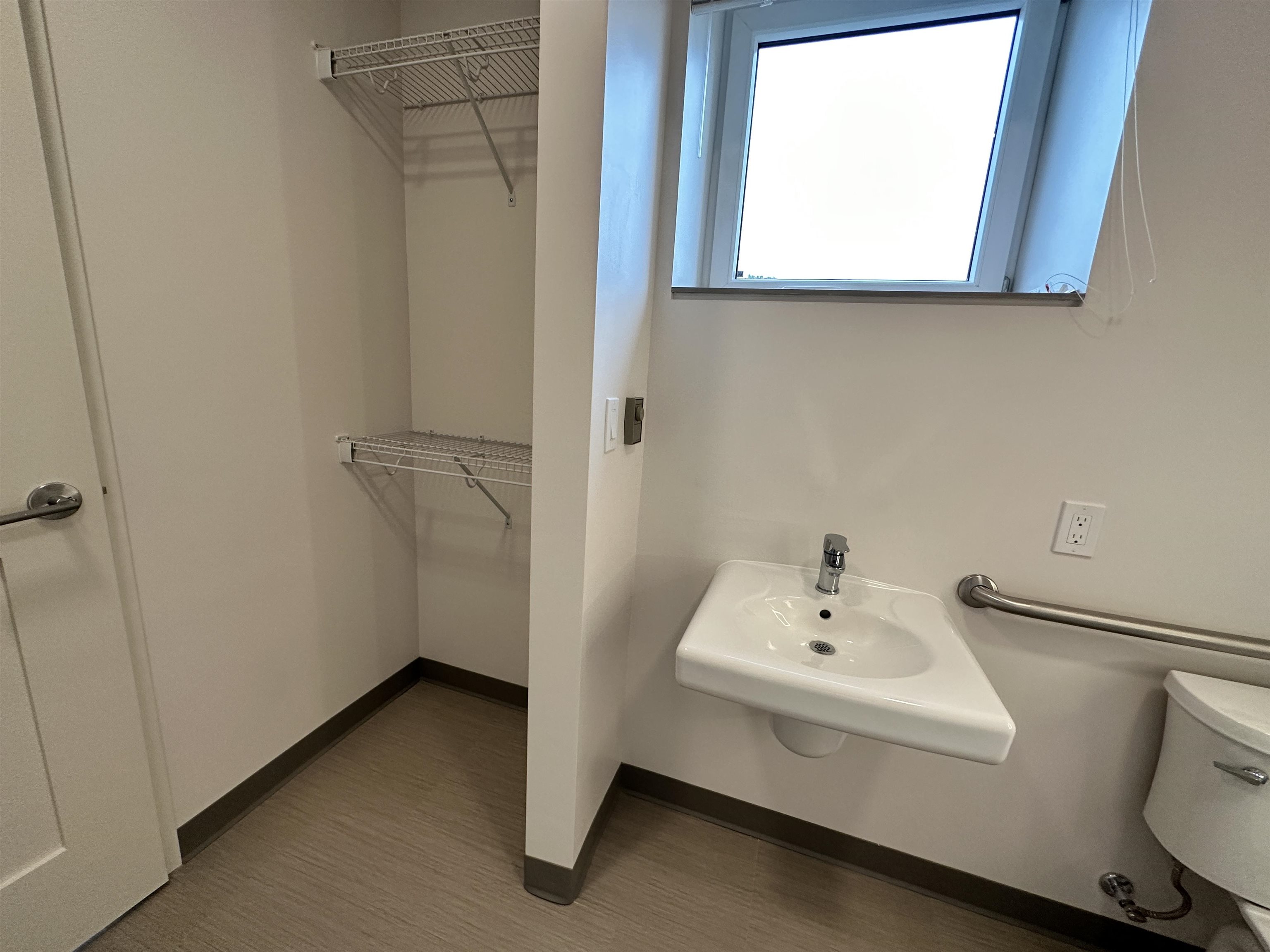 409 Elm Street, Unit 208A Manchester, NH 03101 - Photo 17 of 40