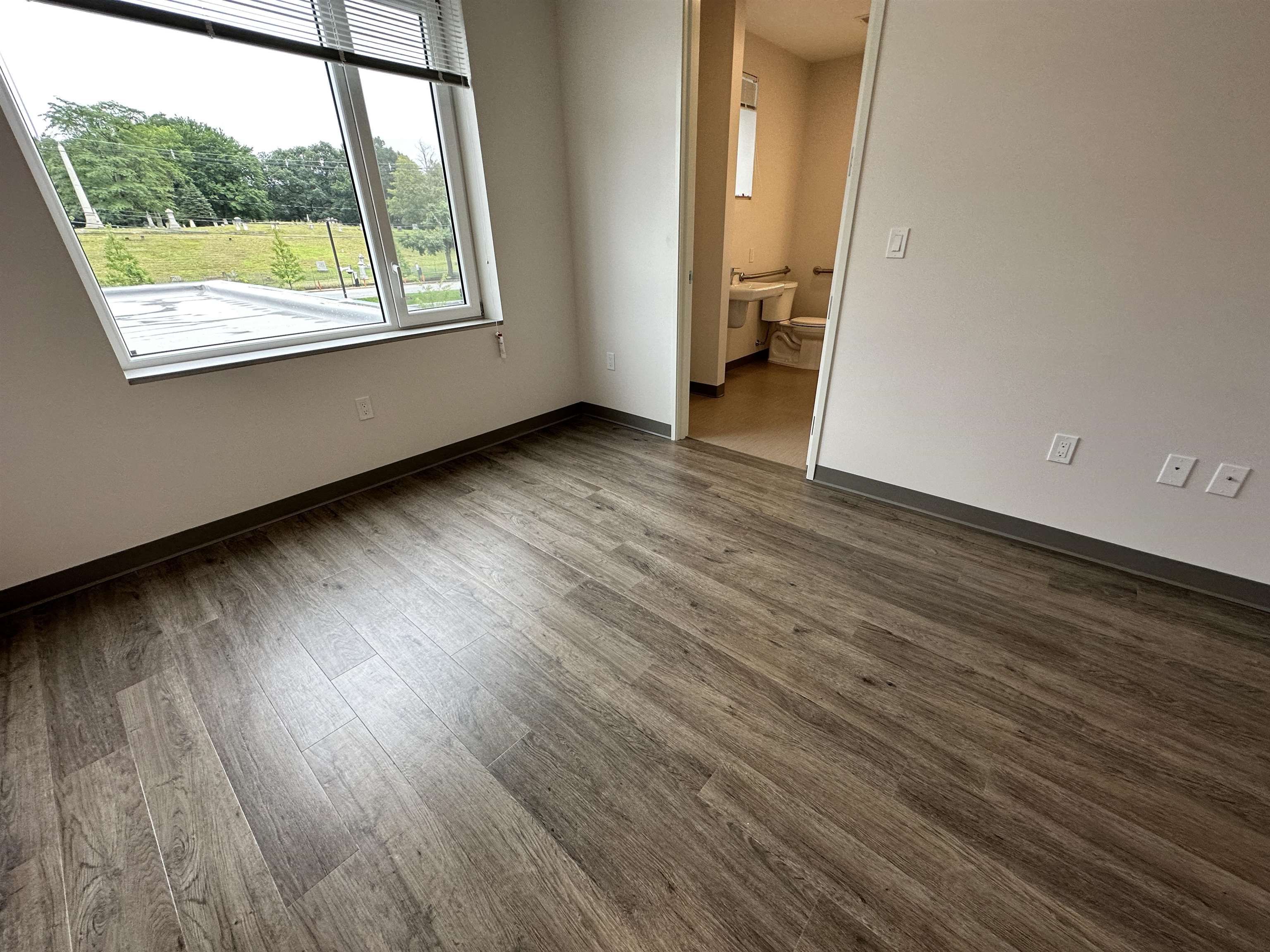 409 Elm Street, Unit 208A Manchester, NH 03101 - Photo 25 of 40