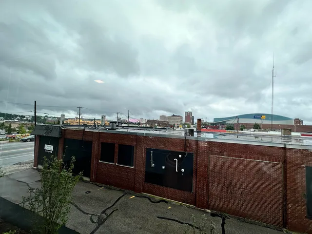 $2,006 | 409 Elm Street, Unit 208A, Manchester, NH 03101