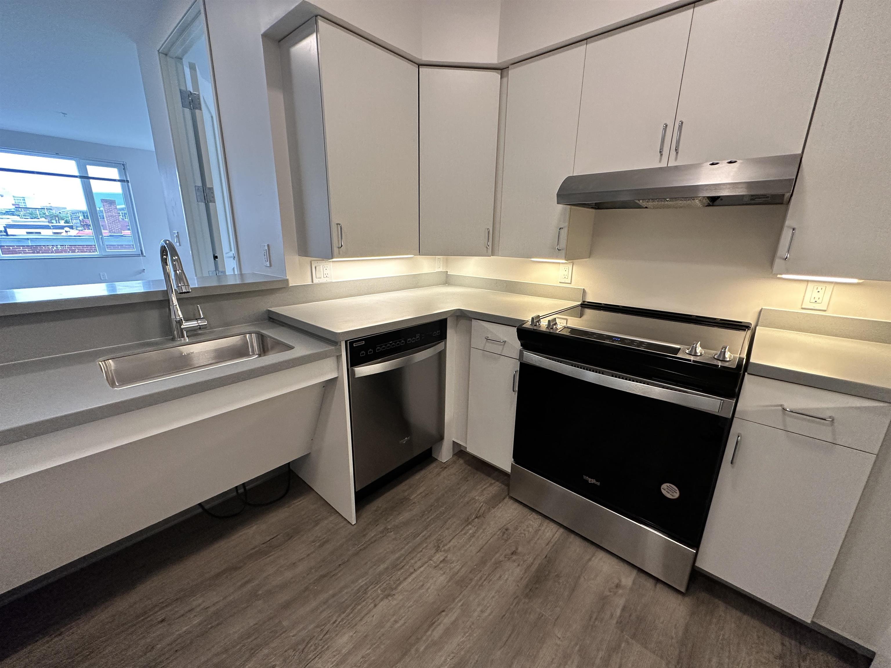 409 Elm Street, Unit 208A Manchester, NH 03101 - Photo 9 of 40