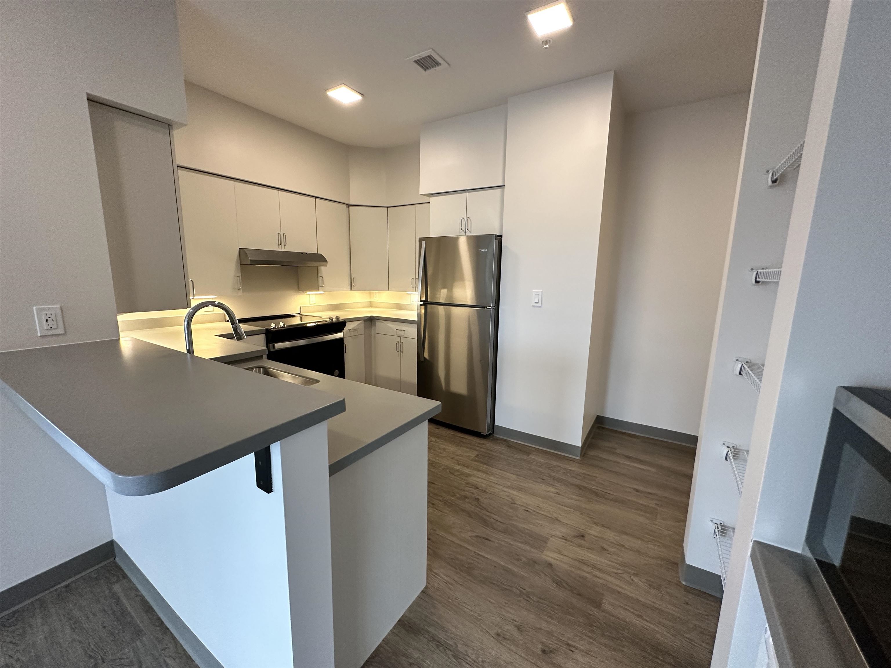 409 Elm Street, Unit 208A Manchester, NH 03101 - Photo 10 of 40