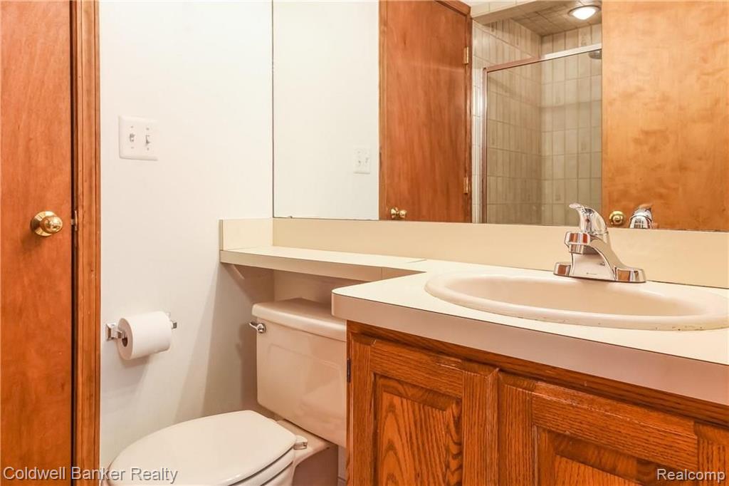903 Fairview Avenue Rochester, MI 48307 - Photo 13 of 28
