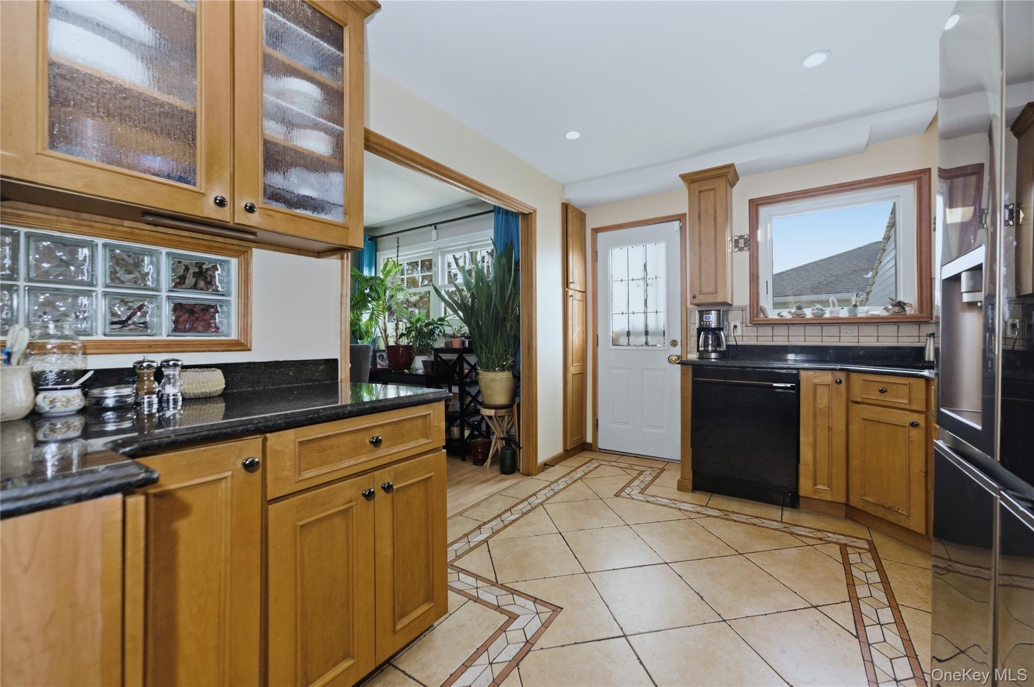 3 Archer Street Freeport, NY 11520 - Photo 4 of 21