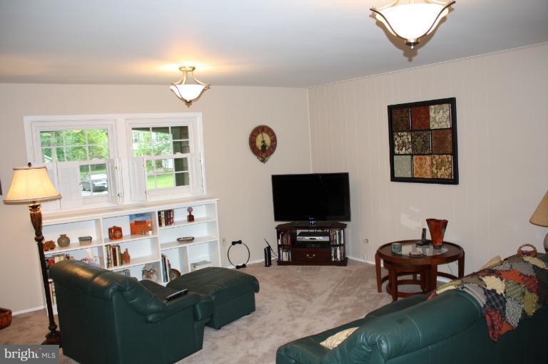 8900 Boxford Court Laurel, MD 20708 - Photo 16 of 25 Family Room