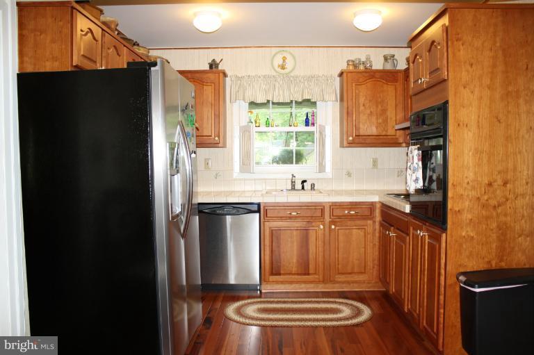 8900 Boxford Court Laurel, MD 20708 - Photo 17 of 25 Kitchen
