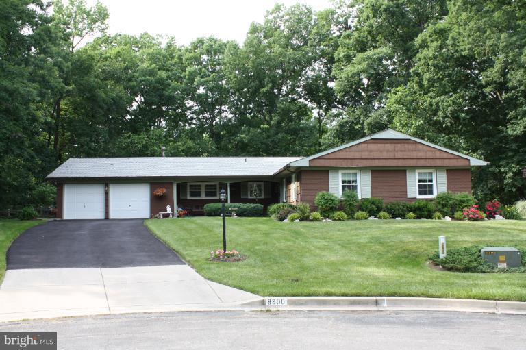 8900 Boxford Court Laurel, MD 20708 - Photo 9 of 25 Exterior (Front)