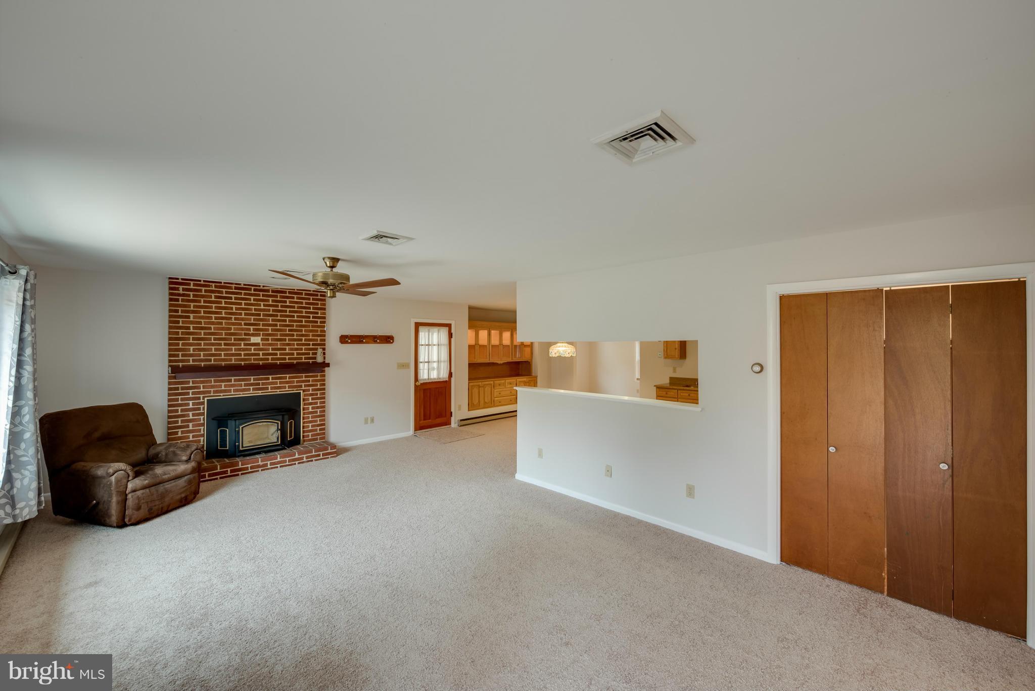 49121 Trapp Road St. Inigoes, MD 20684 - Photo 9 of 30 Family Room