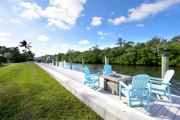 $10,000 | 8585 Southeast Palm Street, Hobe Sound, FL 33455