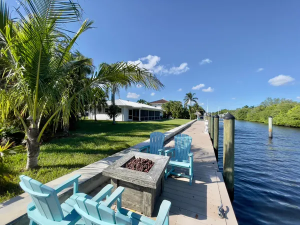 $10,000 | 8585 Southeast Palm Street, Hobe Sound, FL 33455