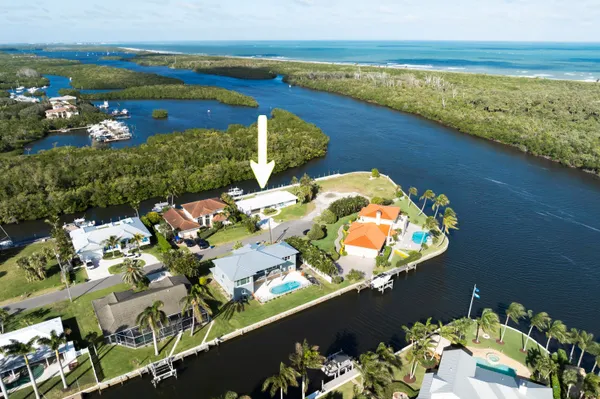 $10,000 | 8585 Southeast Palm Street, Hobe Sound, FL 33455