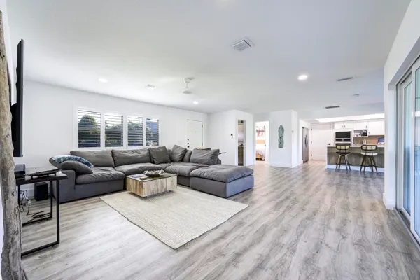 $10,000 | 8585 Southeast Palm Street, Hobe Sound, FL 33455