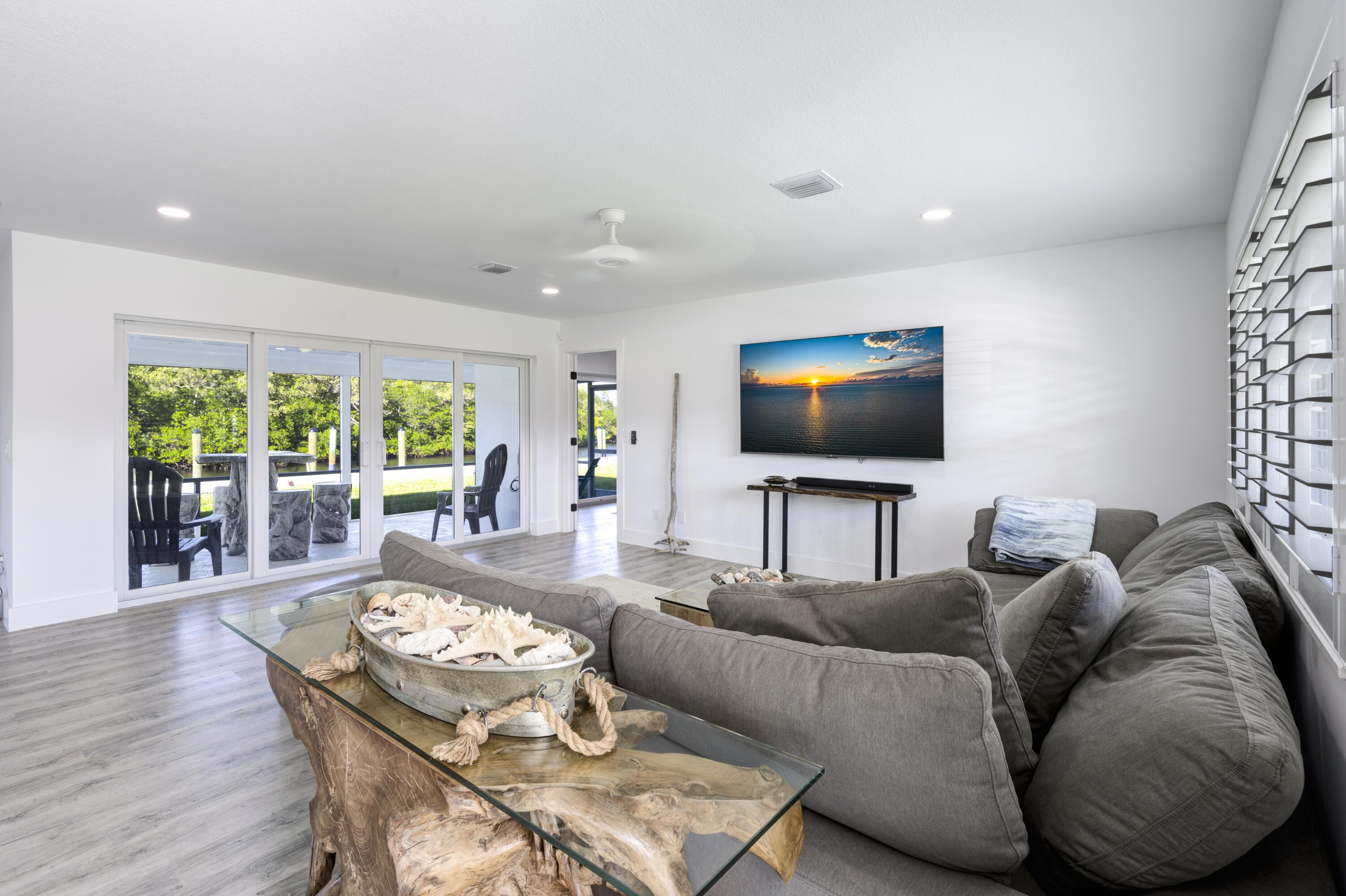 8585 Southeast Palm Street Hobe Sound, FL 33455 - Photo 7 of 43 Great Room