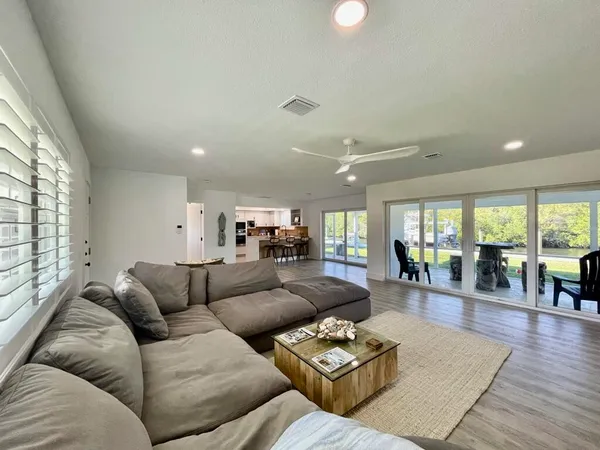 $10,000 | 8585 Southeast Palm Street, Hobe Sound, FL 33455