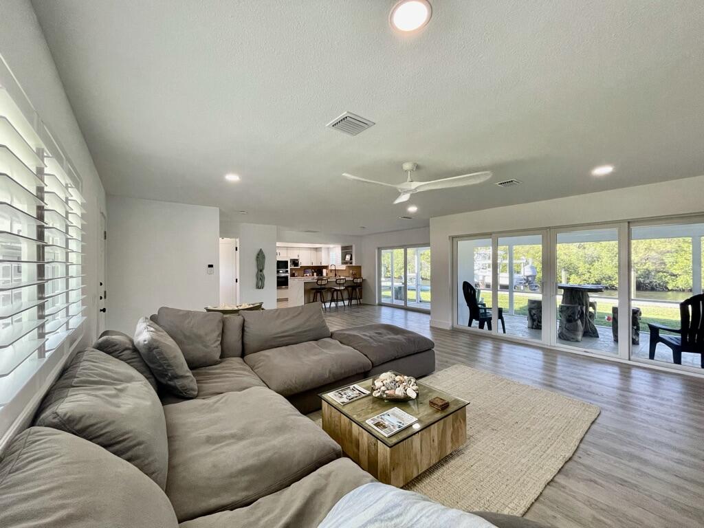 8585 Southeast Palm Street Hobe Sound, FL 33455 - Photo 9 of 43 Great Room