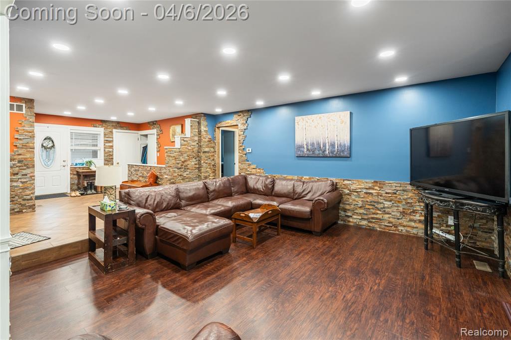 15701 Middlebelt Road Romulus, MI 48174 - Photo 19 of 32