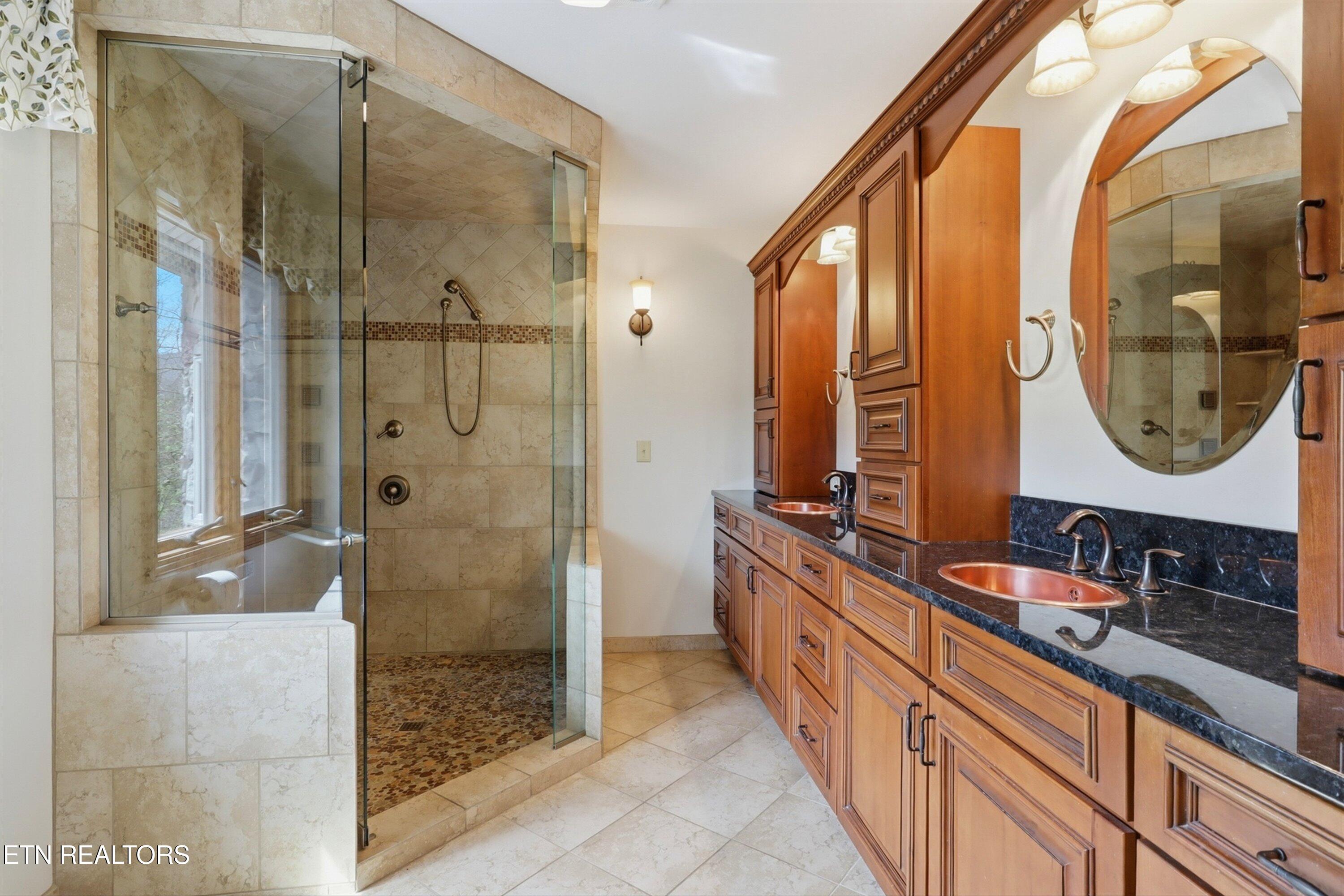 2012 Old Chilhowee Road Seymour, TN 37865 - Photo 23 of 54 Primary Bath