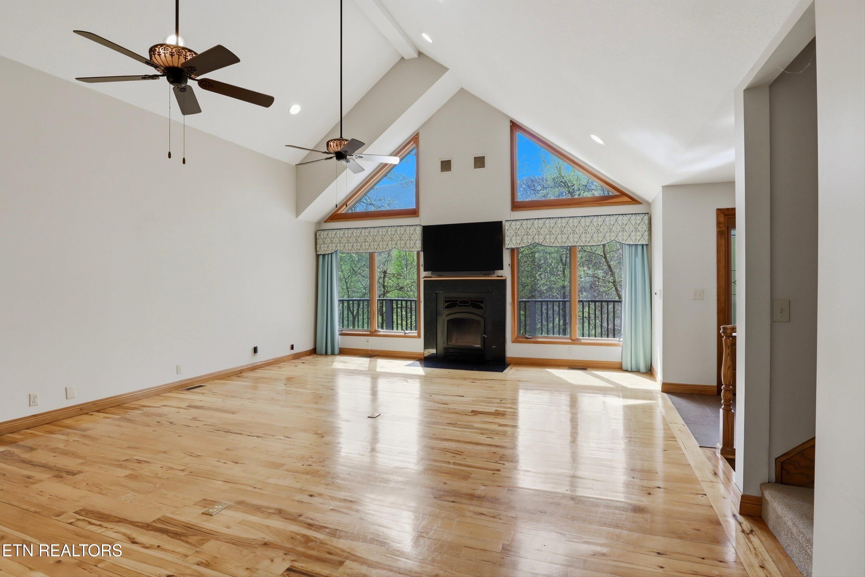 2012 Old Chilhowee Road Seymour, TN 37865 - Photo 5 of 54 Living Room