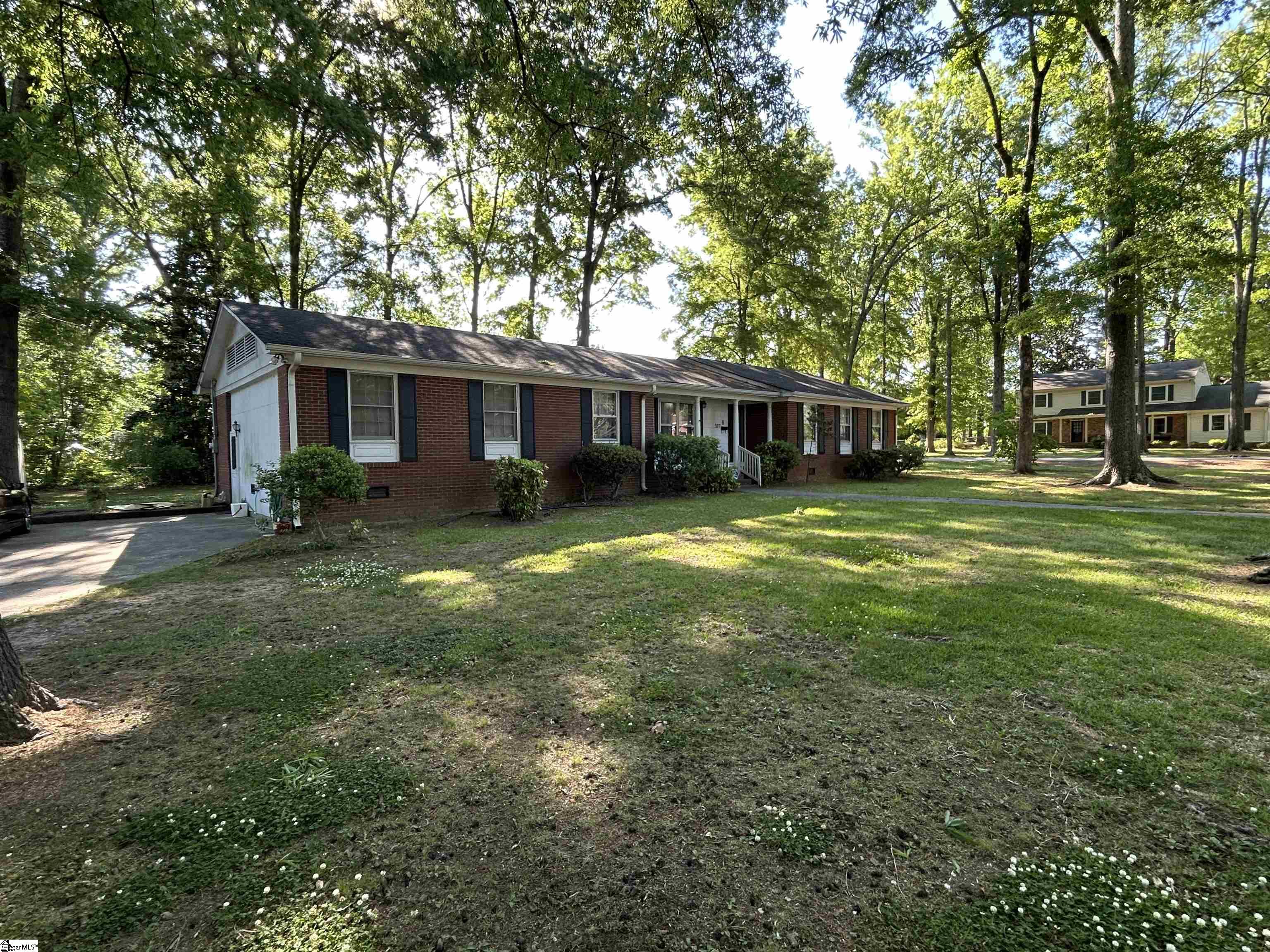 507 Chestnut Street Clinton, SC 29325 - Photo 2 of 14