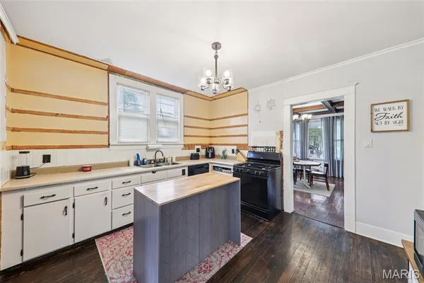 $190,000 | 615 North Montgomery Avenue, Litchfield, IL 62056