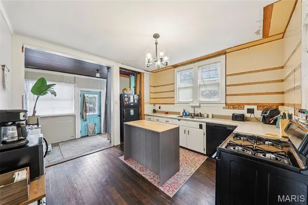 $190,000 | 615 North Montgomery Avenue, Litchfield, IL 62056