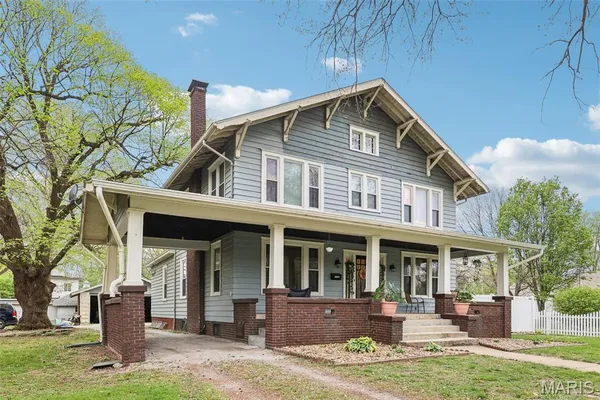 $190,000 | 615 North Montgomery Avenue, Litchfield, IL 62056