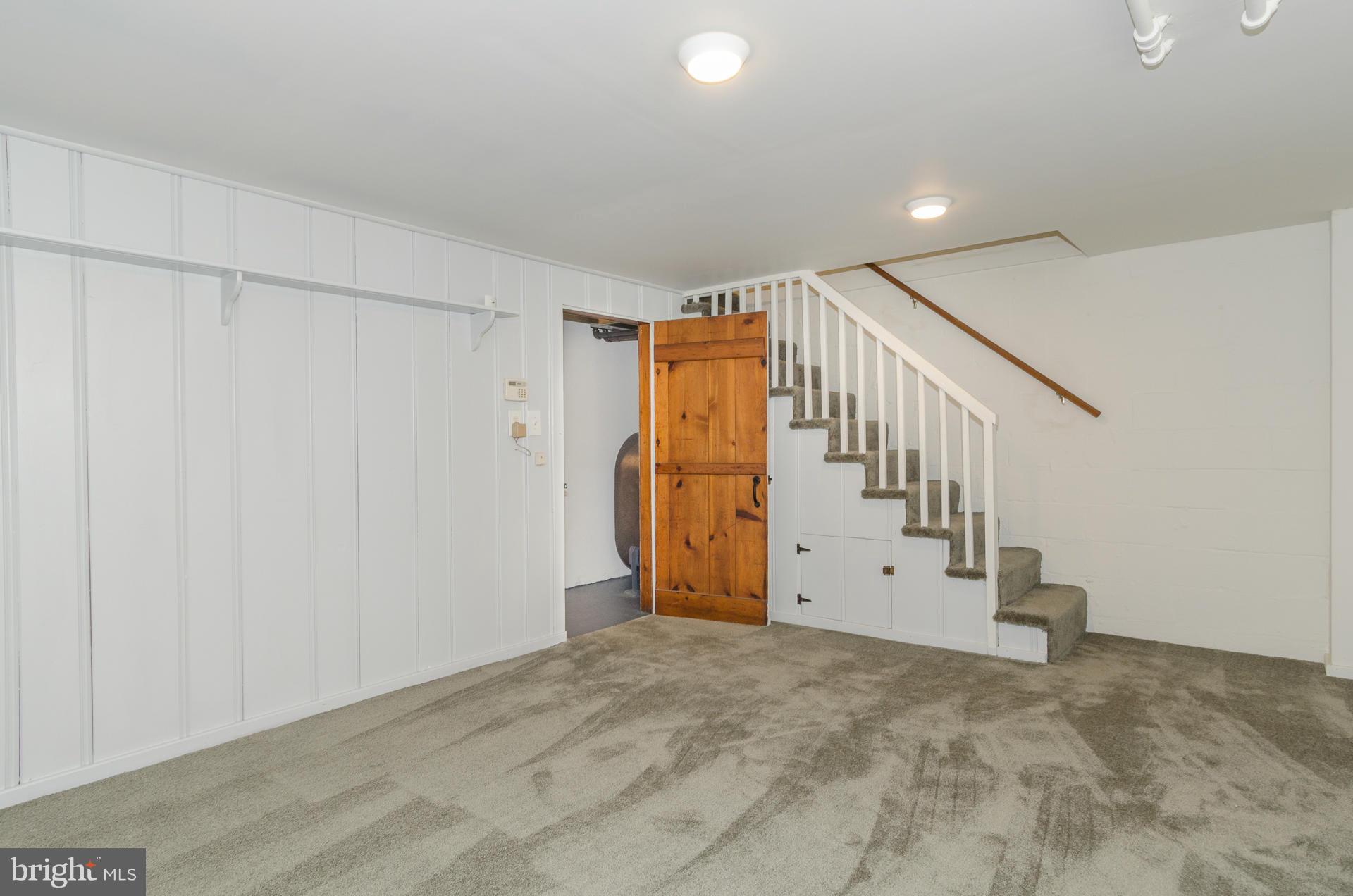 807 Braeside Road Baltimore, MD 21229 - Photo 21 of 30 Family Room