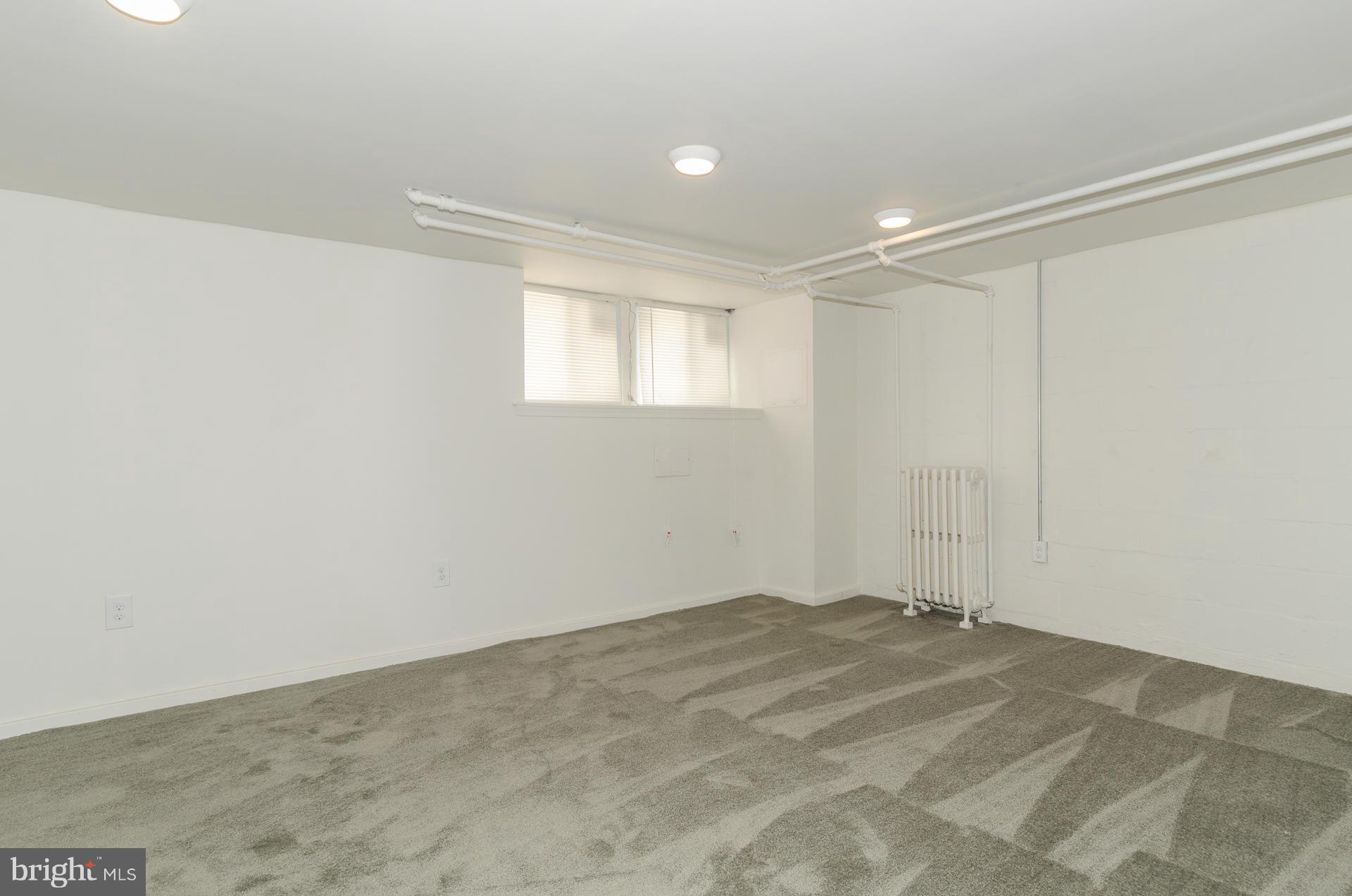 807 Braeside Road Baltimore, MD 21229 - Photo 22 of 30 Family Room