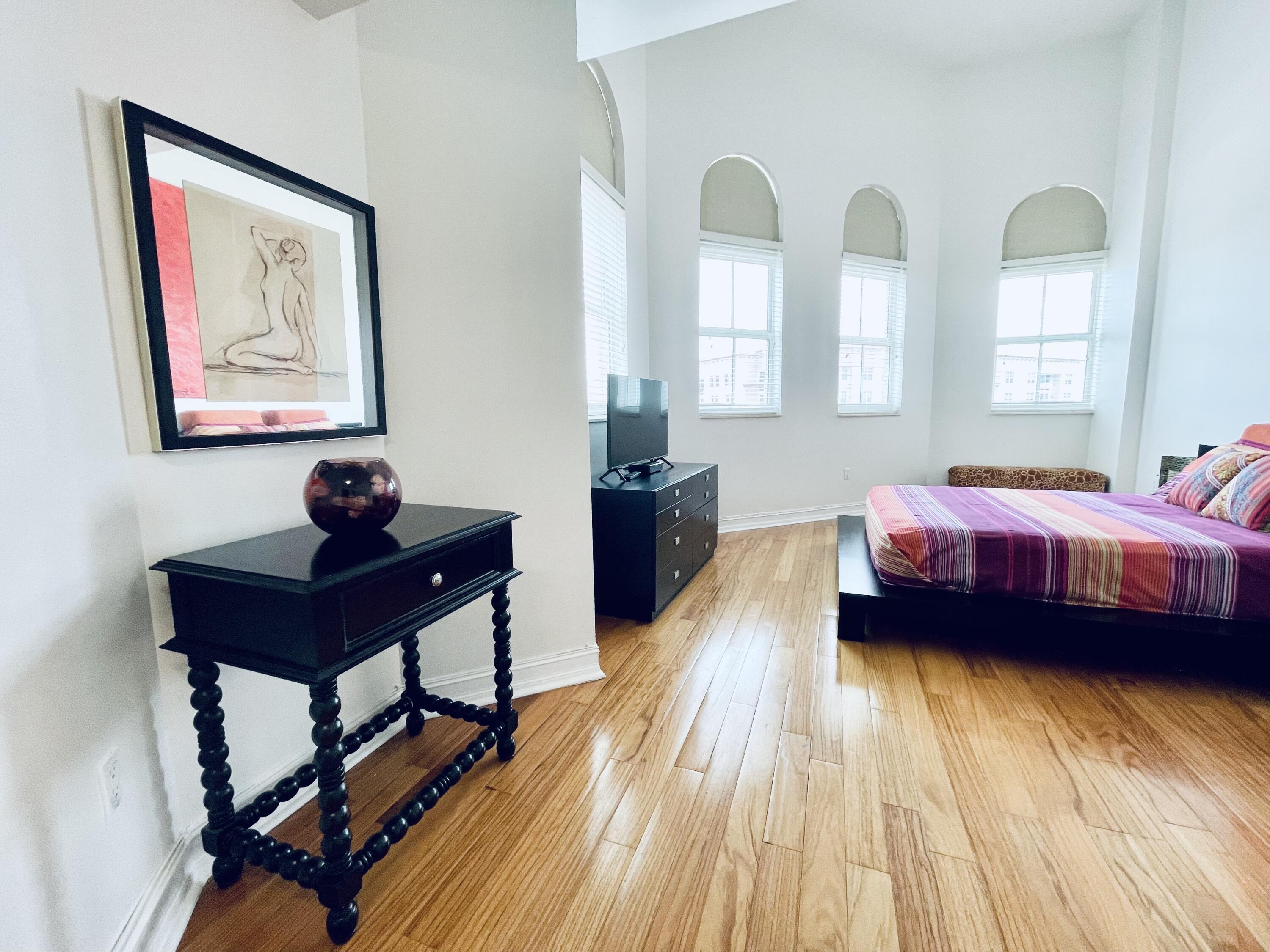 99 Southeast Mizner Boulevard, Unit PH29 Boca Raton, FL 33432 - Photo 13 of 42 Primary Bedroom