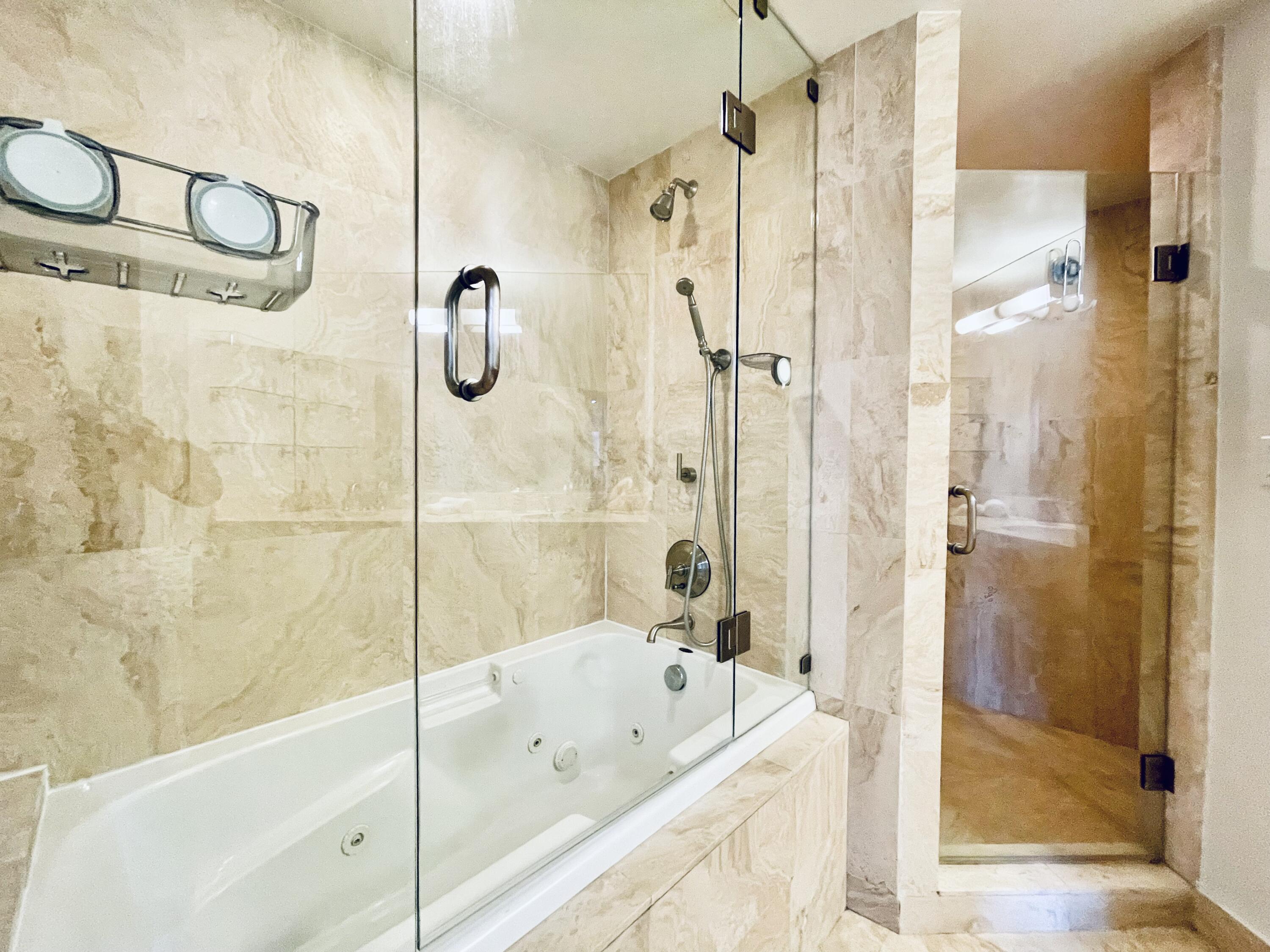 99 Southeast Mizner Boulevard, Unit PH29 Boca Raton, FL 33432 - Photo 14 of 42 Primary Bath