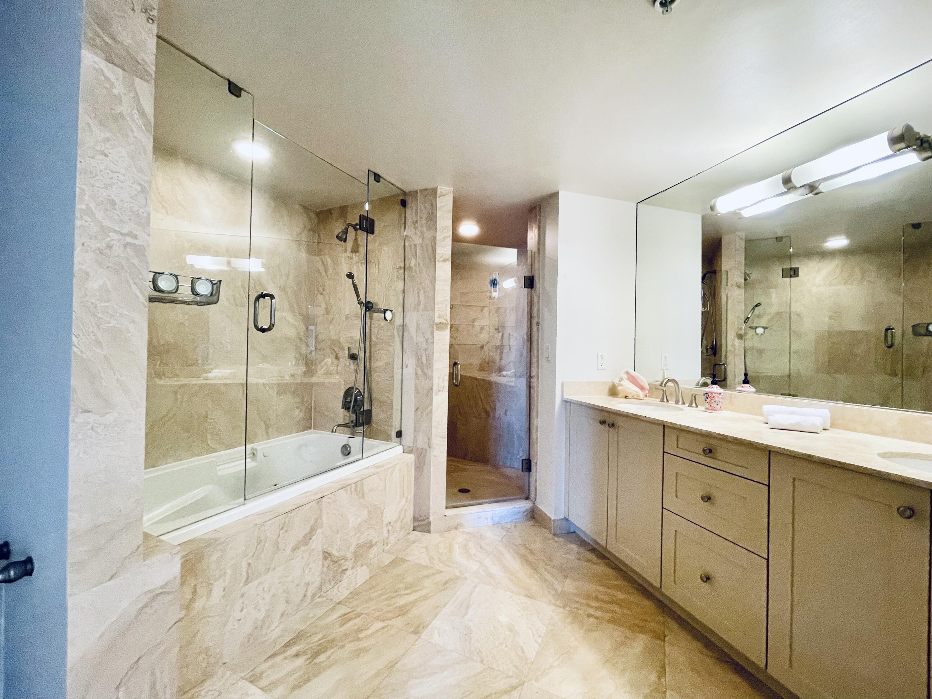 99 Southeast Mizner Boulevard, Unit PH29 Boca Raton, FL 33432 - Photo 15 of 42 Primary Bath