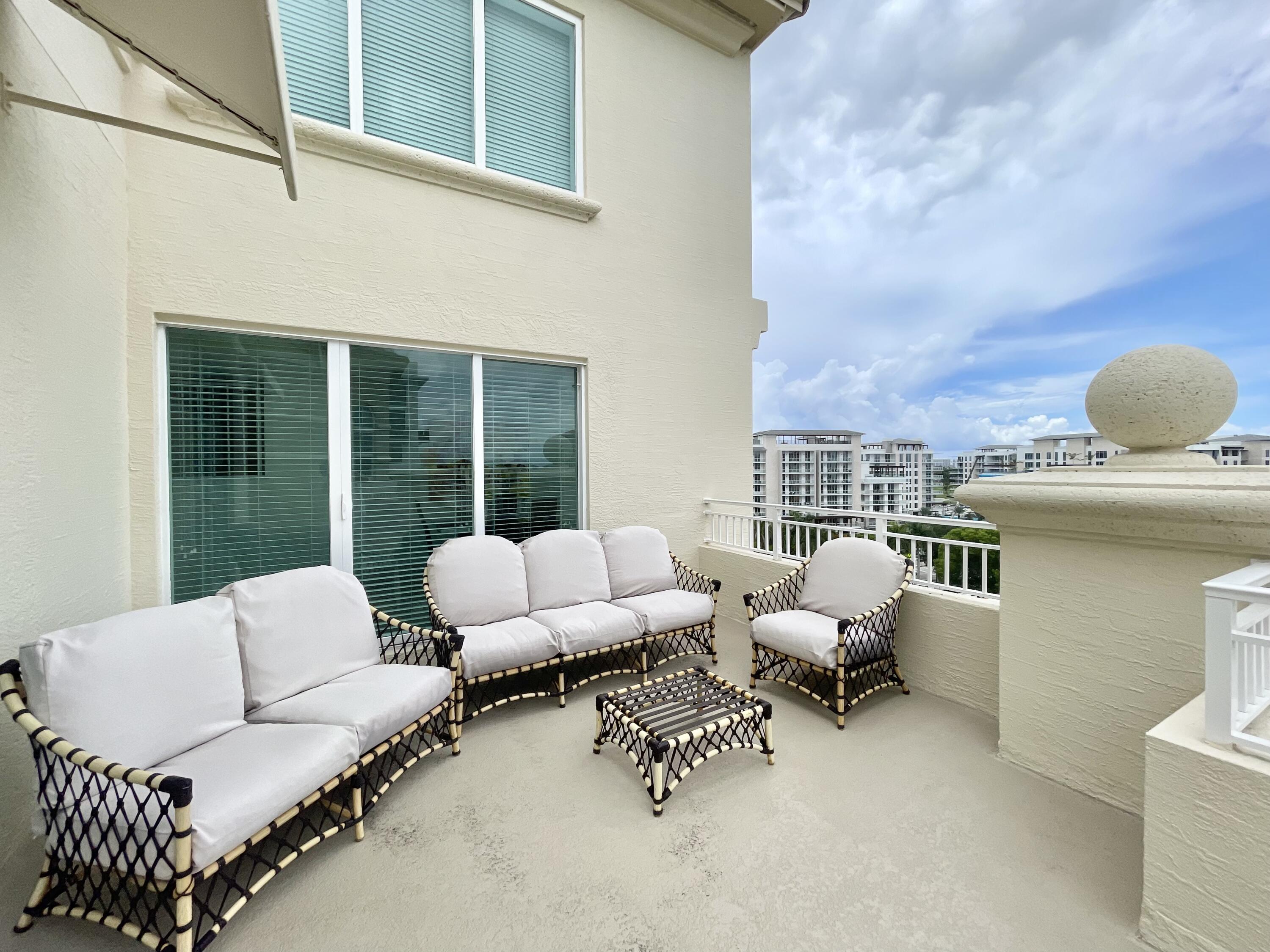99 Southeast Mizner Boulevard, Unit PH29 Boca Raton, FL 33432 - Photo 4 of 42 Oversized Terrace