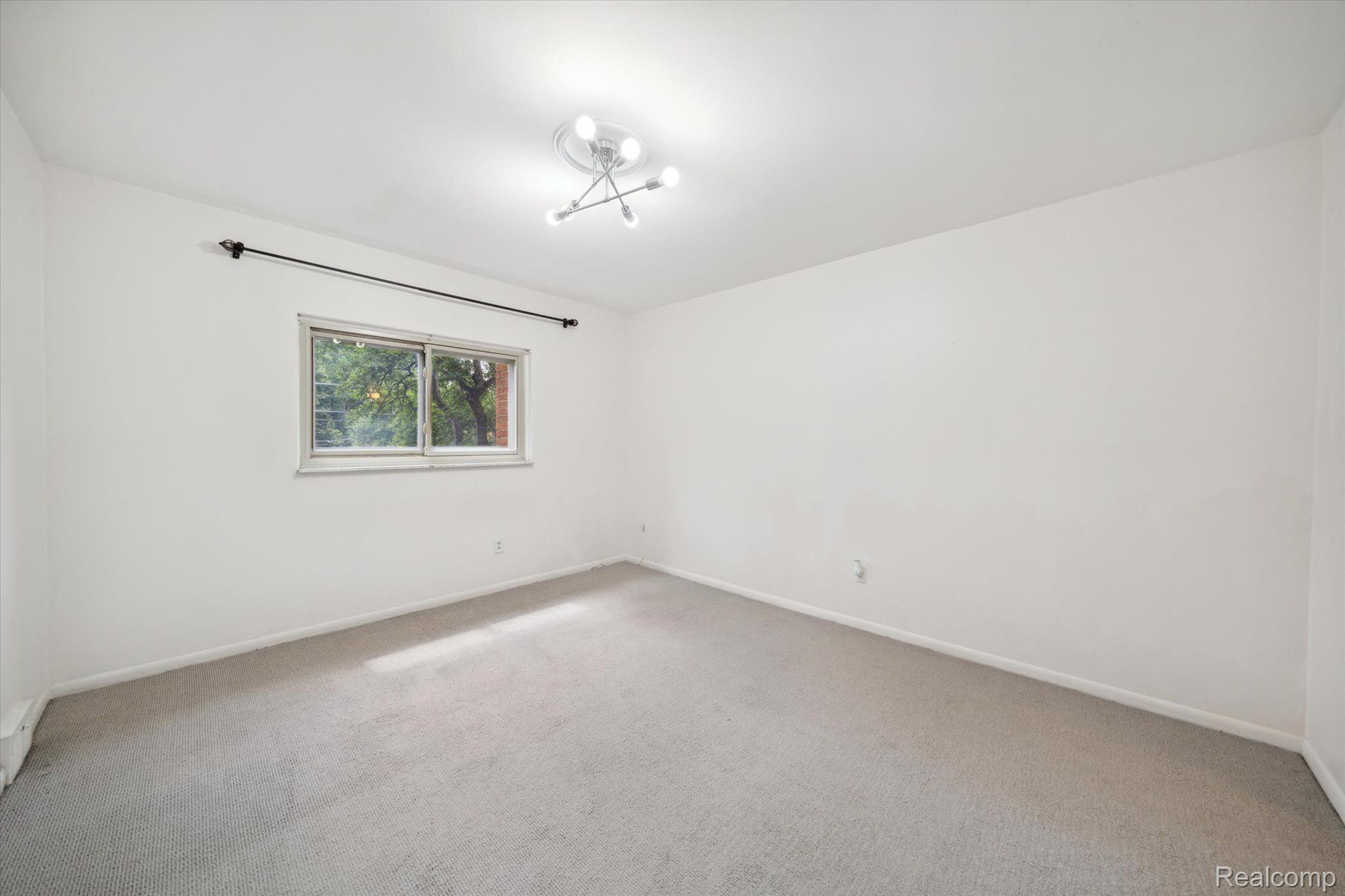 850 North Adams Road, Unit 5 Birmingham, MI 48009 - Photo 20 of 29
