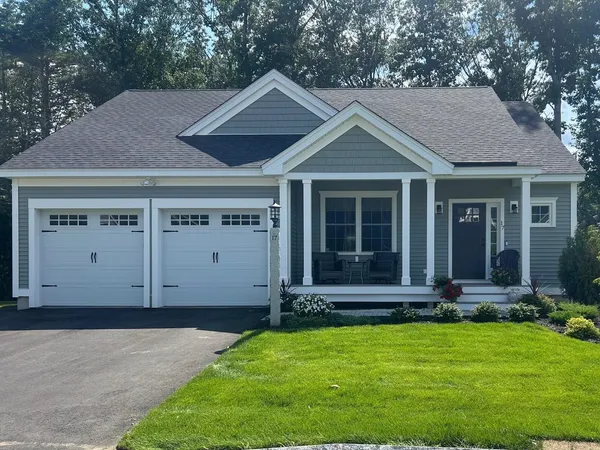 $950,000 | 17 Sage Drive, Unit 22, Hampton, NH 03842