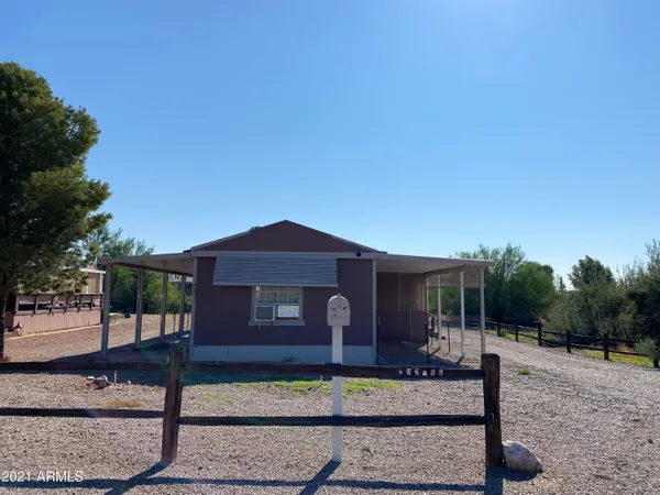 $1,275 | 33401 North 224th Avenue, Wittmann, AZ 85361