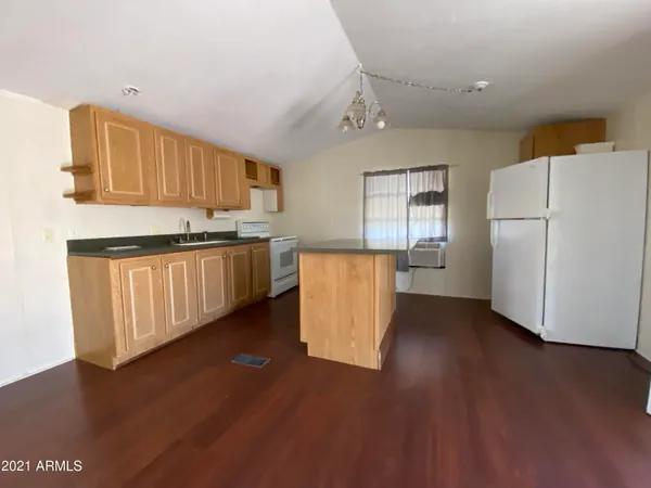 $1,275 | 33401 North 224th Avenue, Wittmann, AZ 85361