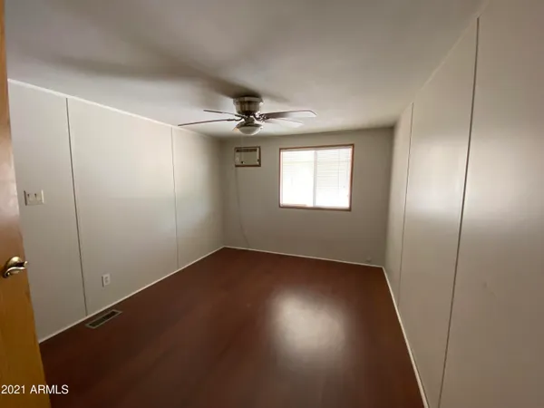 $1,275 | 33401 North 224th Avenue, Wittmann, AZ 85361